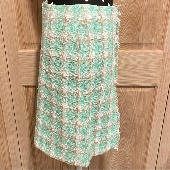 Chanel Vintage 2004 Cruise Collection 04C Tweed Boucle Skirt - Picture 6 of 14